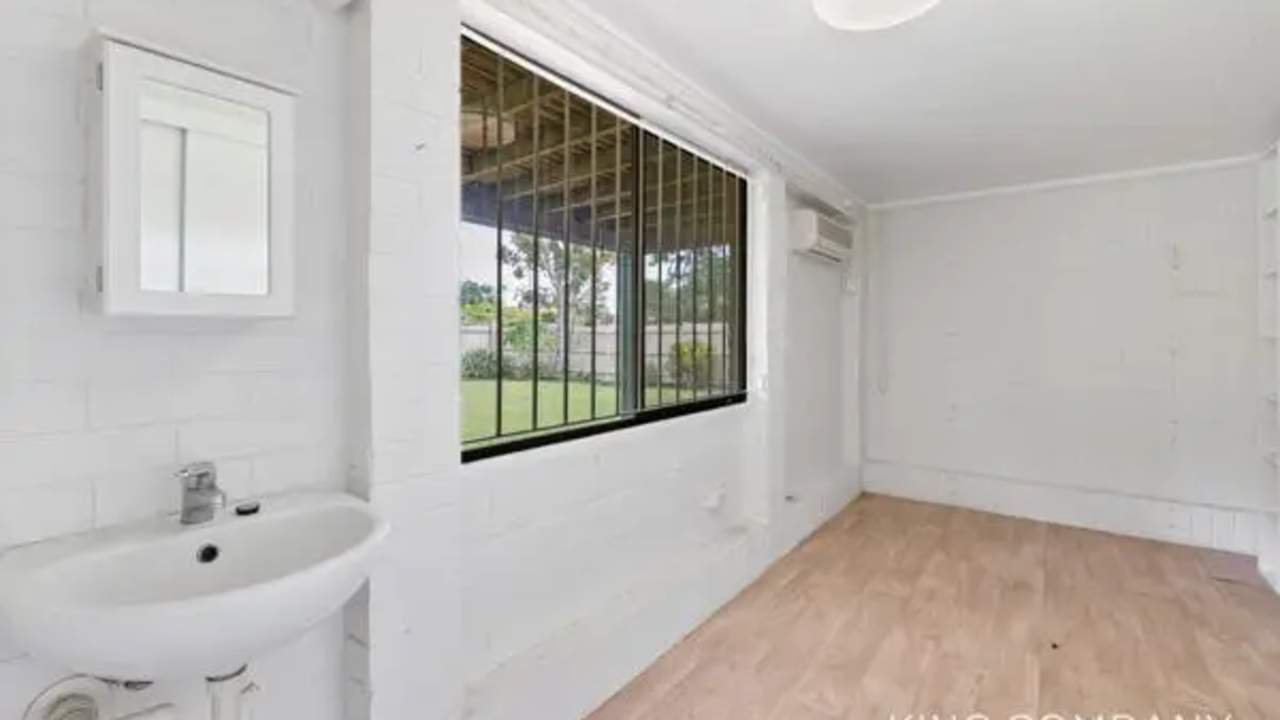 Unfurnished room in a share house