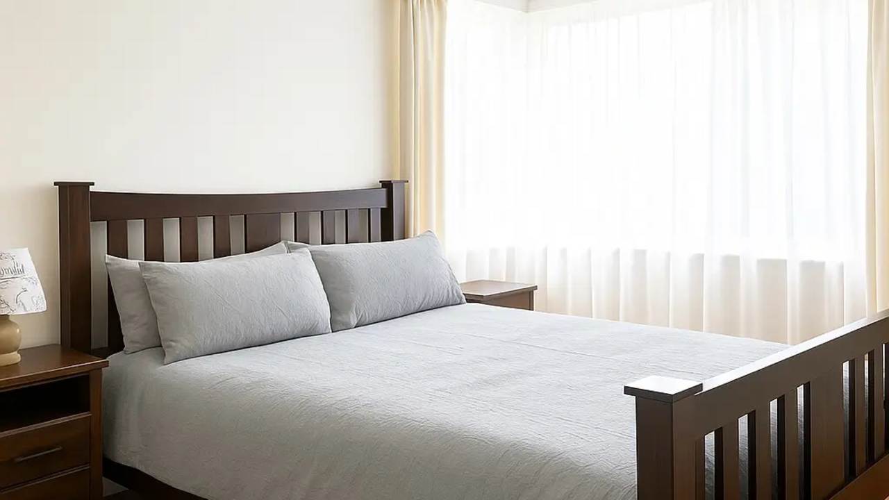Furnished room in a share house
