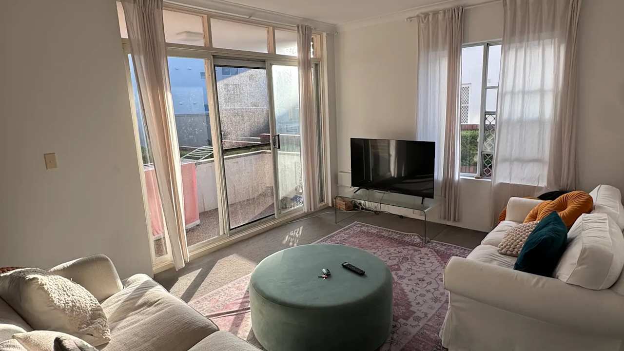 Unfurnished room in a flatshare