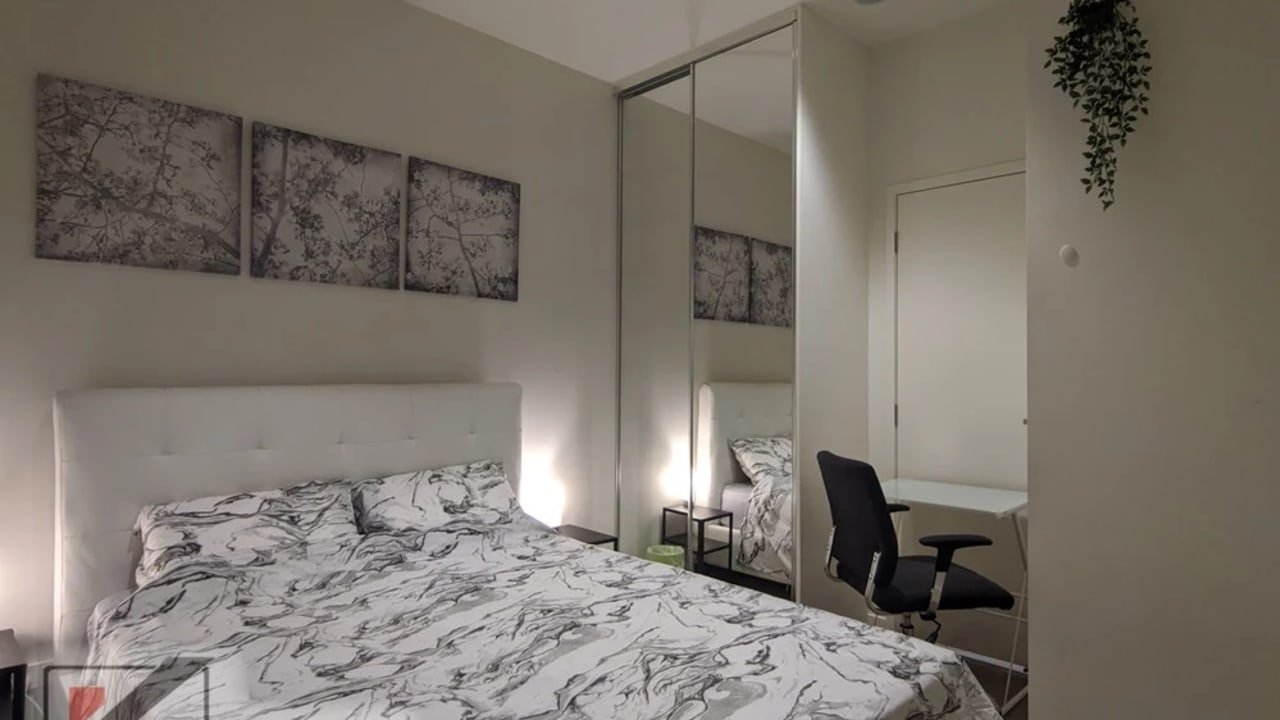 Furnished room in a flatshare