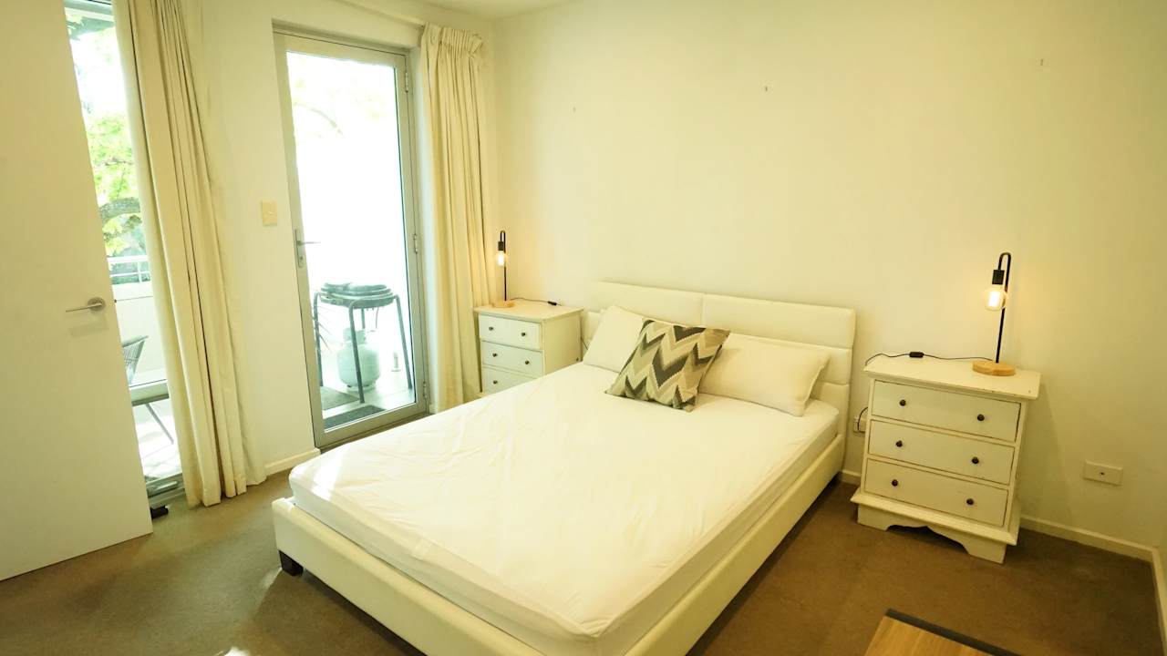 Furnished room with ensuite in a flatshare