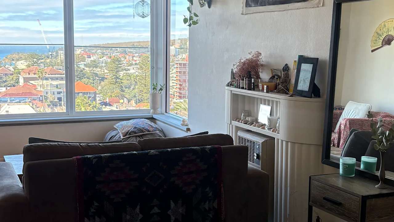 Furnished room in a flatshare