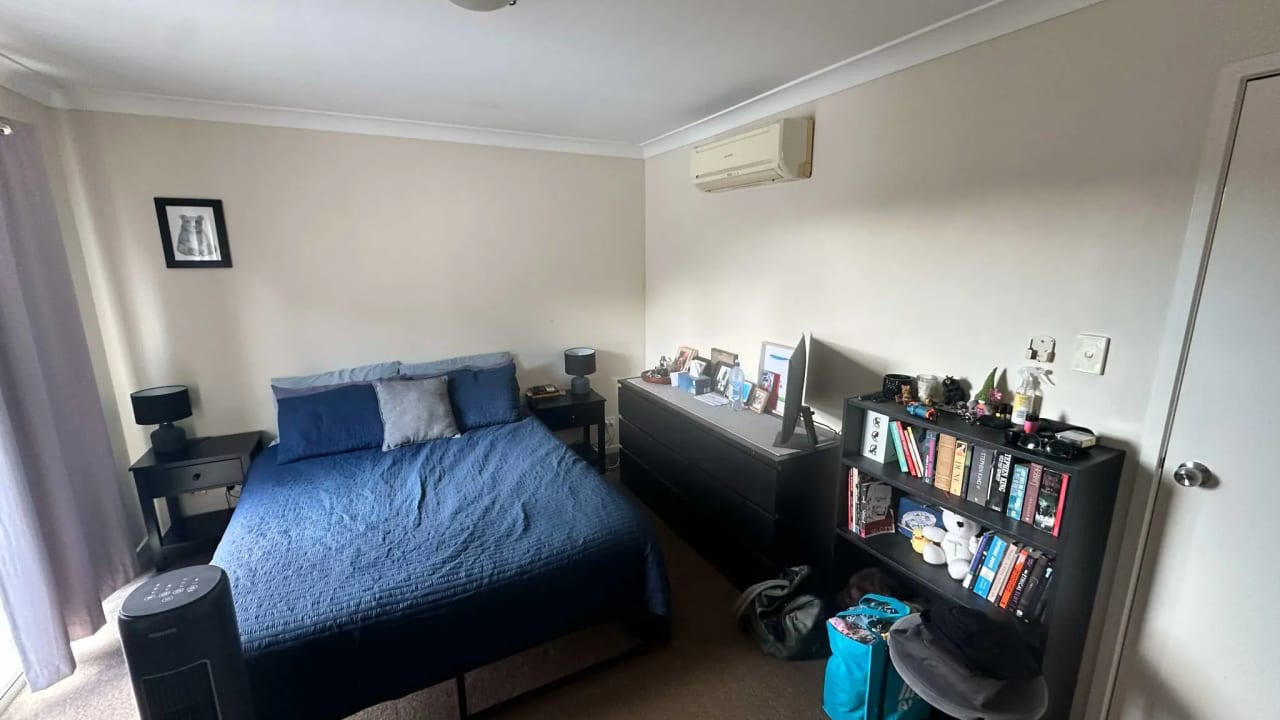 Furnished room with ensuite in a flatshare