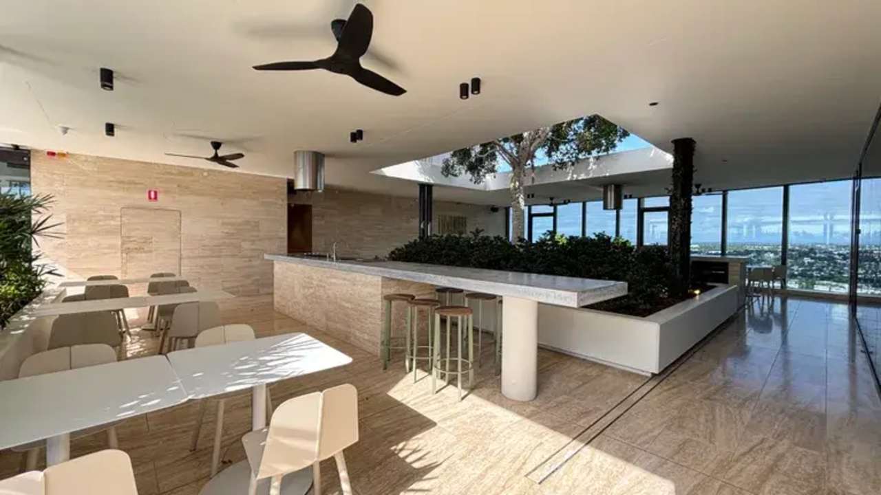 Unfurnished room with ensuite in a flatshare