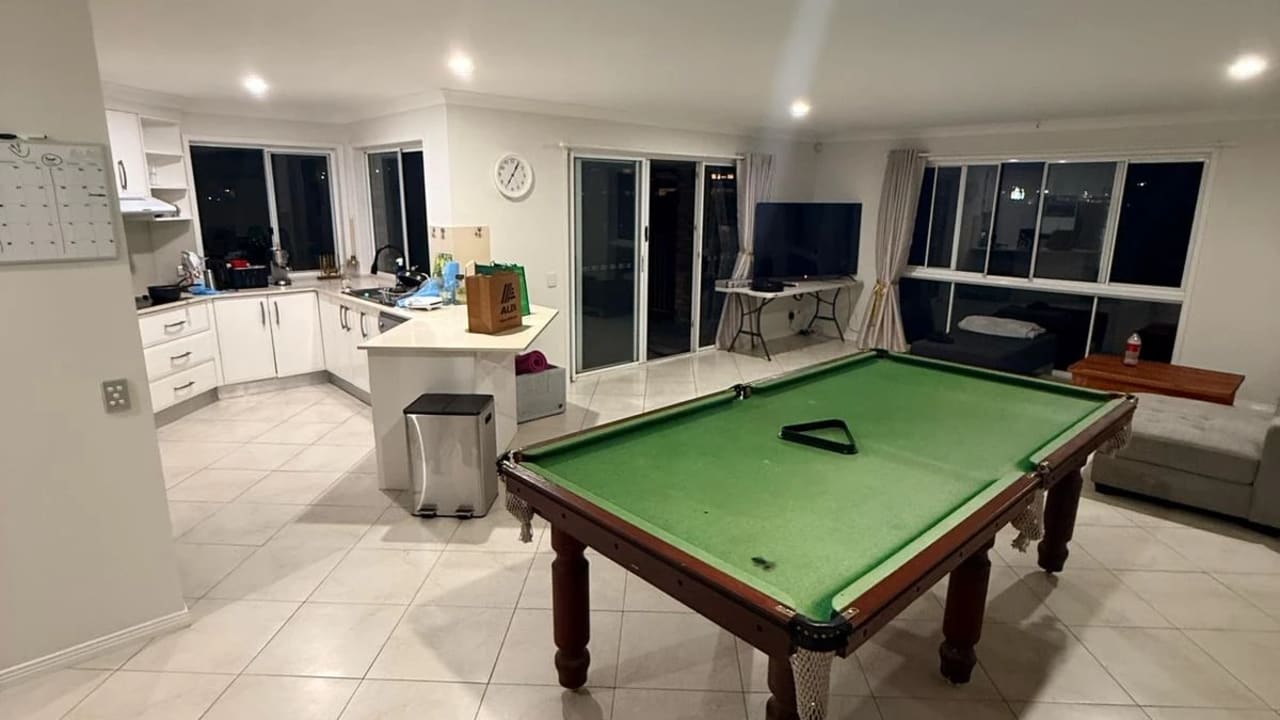 Furnished room with own bathroom
