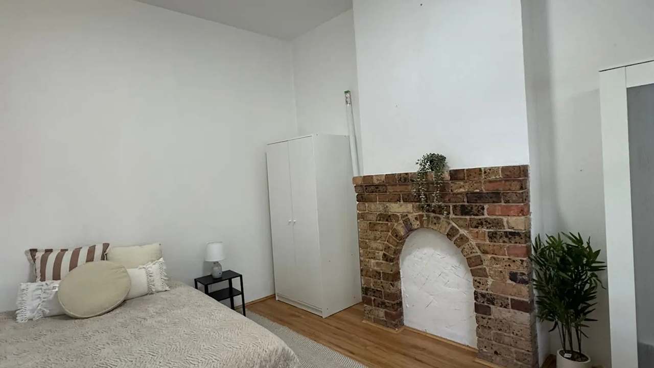 Furnished room in a share house