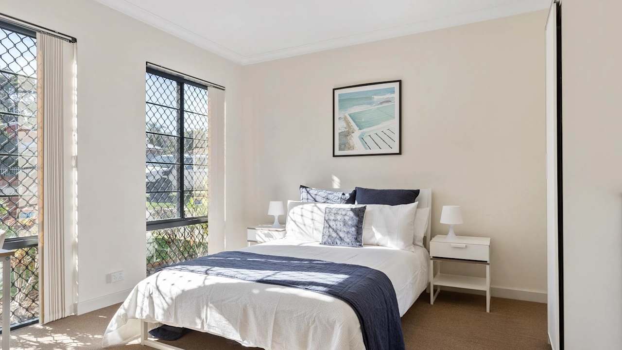 Furnished room in a share house