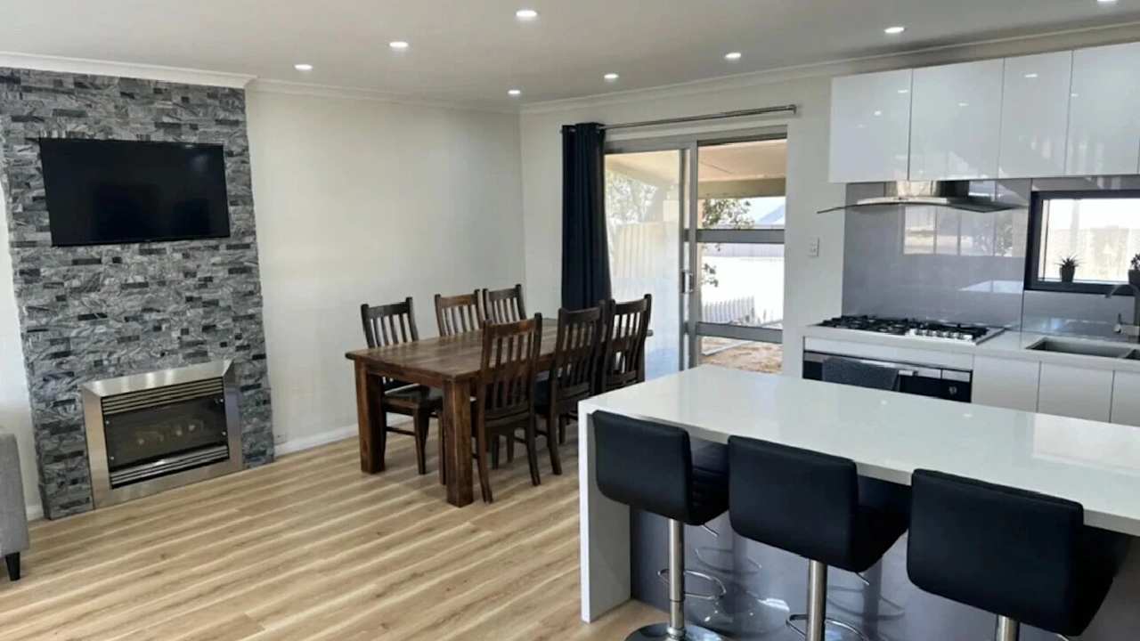 Room in a share house