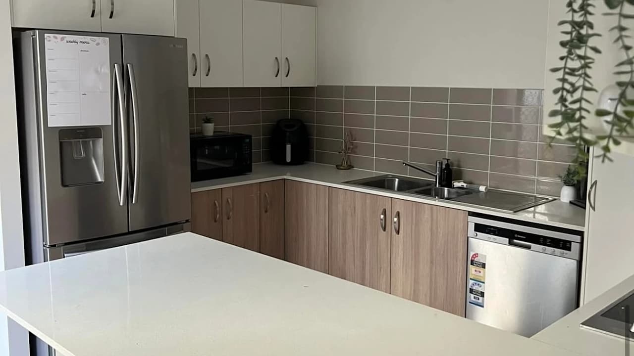 Unfurnished room in a share house