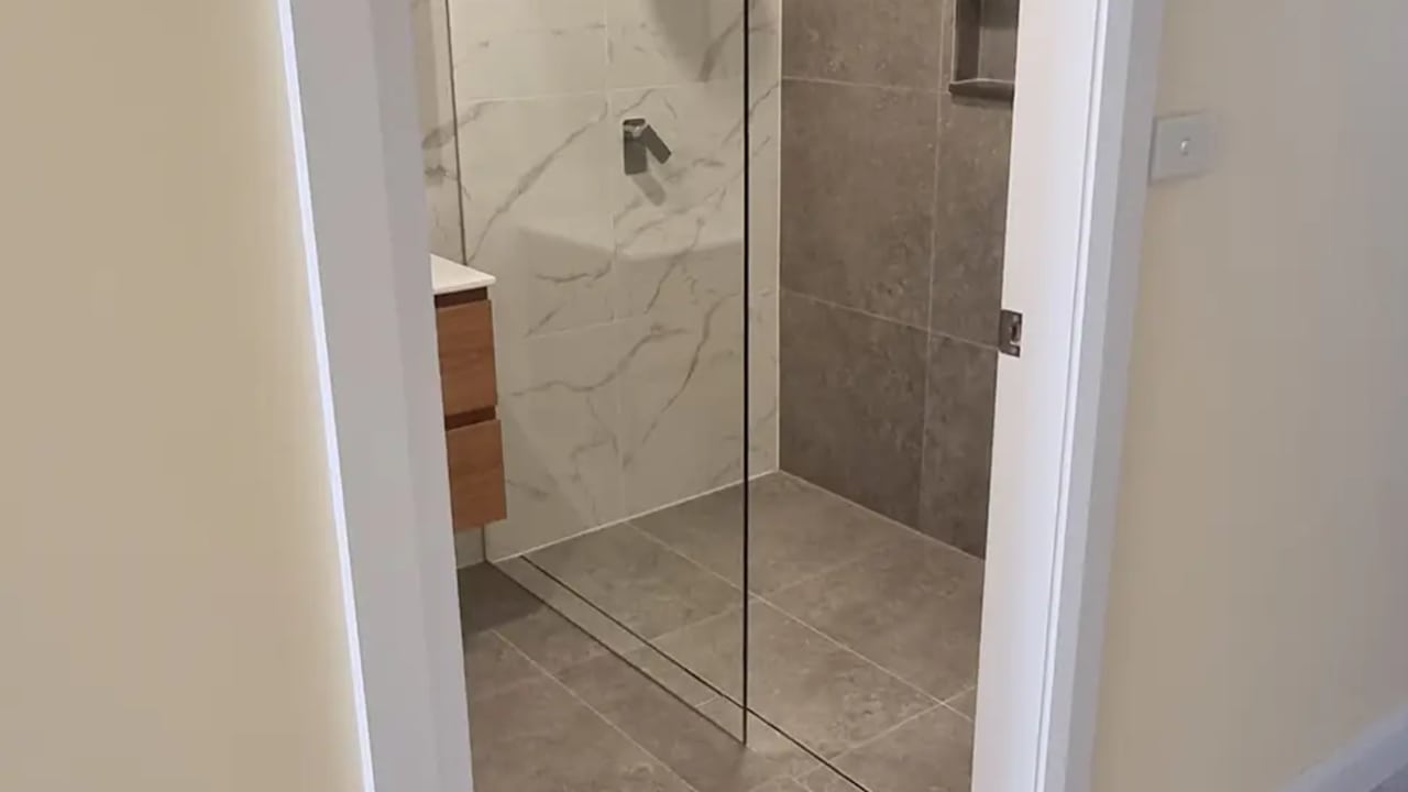 Unfurnished room with own bathroom