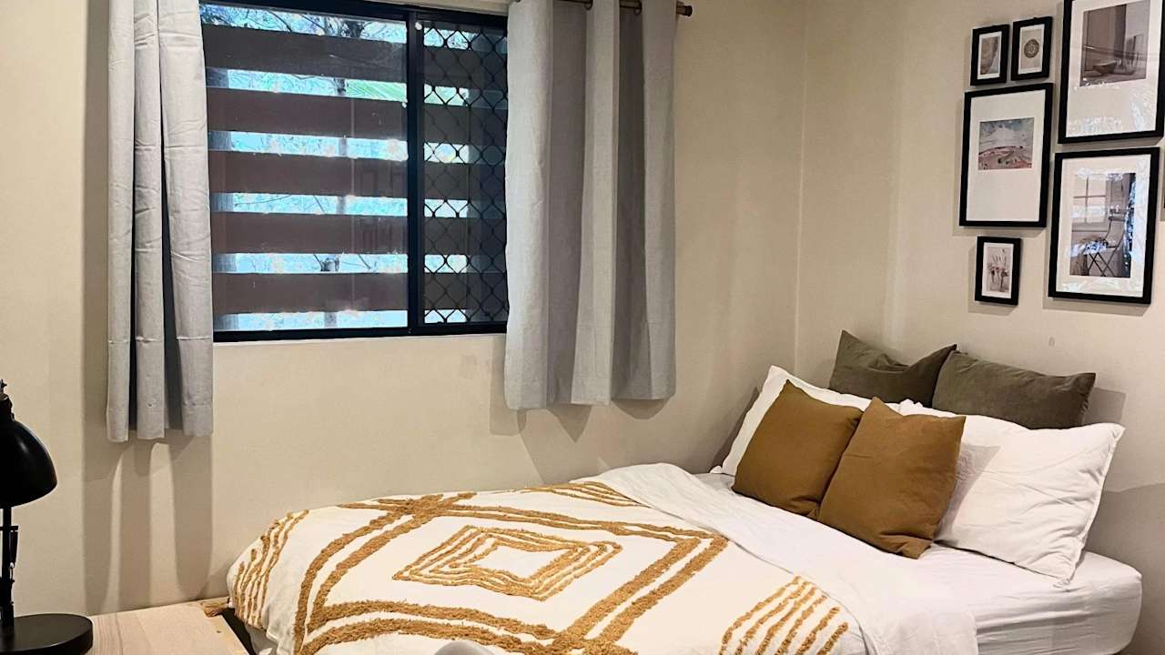 Furnished room with ensuite in a flatshare