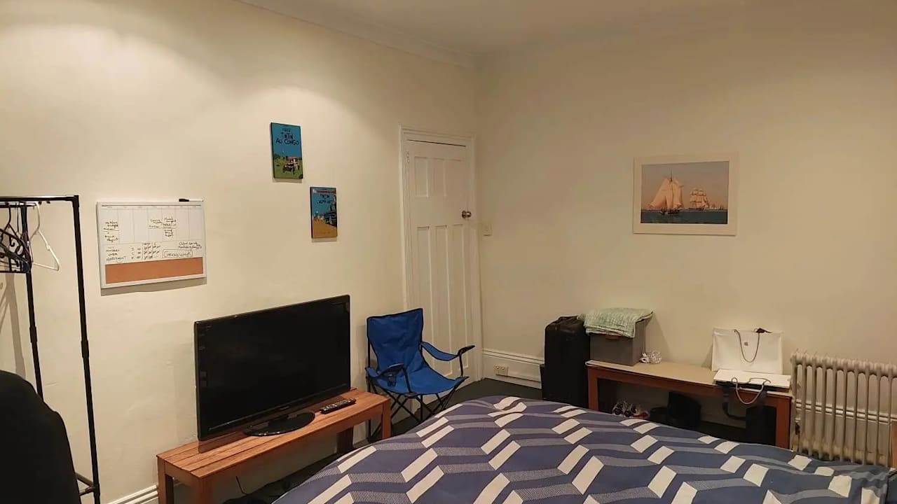 Furnished room in a share house