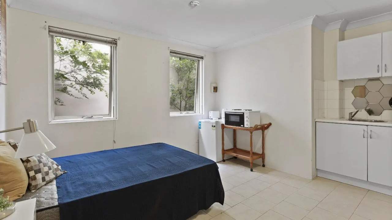 Furnished room in a share house