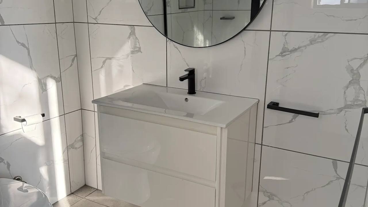 Unfurnished room with ensuite in a share house