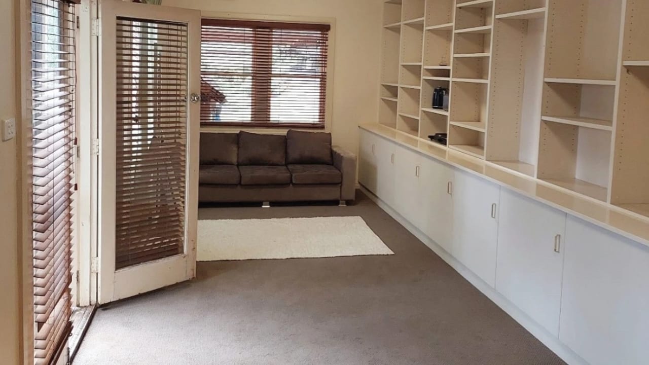 Furnished room studio flat for rent