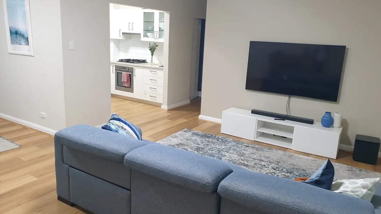 Unfurnished room in a flatshare