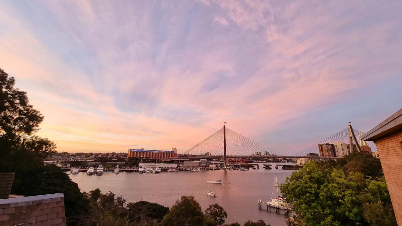 Unfurnished room in a flatshare