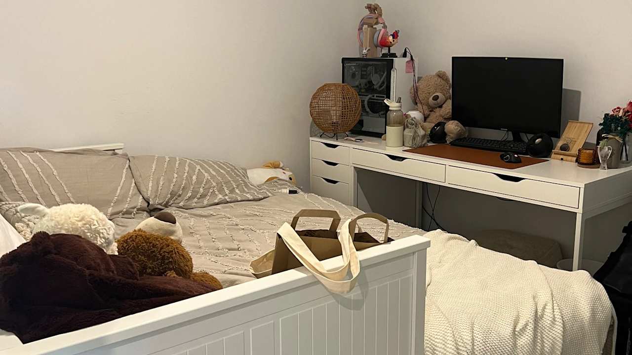 Room in a share house