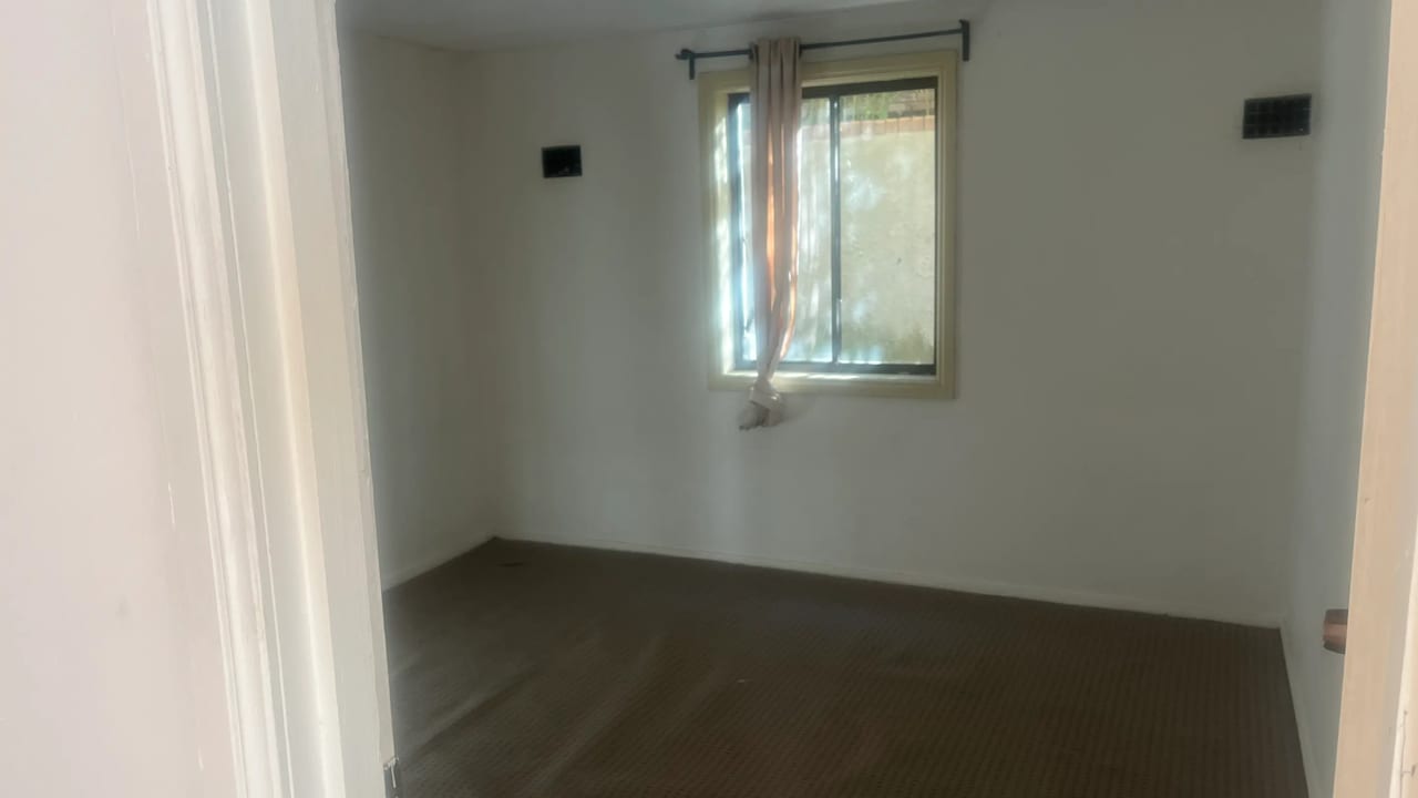 Whole property with 3 rooms for rent