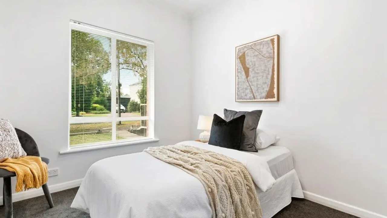 Room in a share house