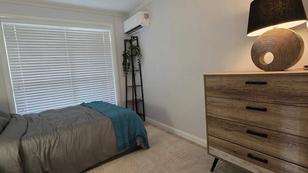 Room in a share house