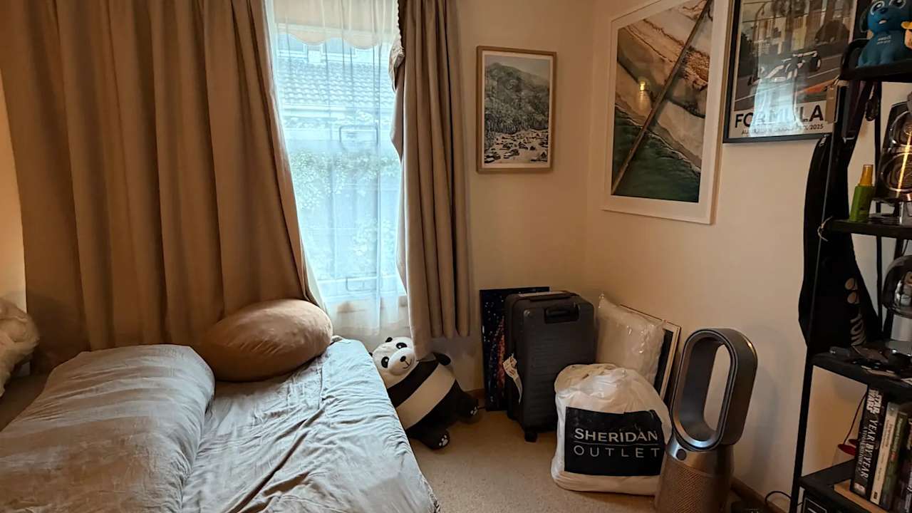 Unfurnished room in a share house