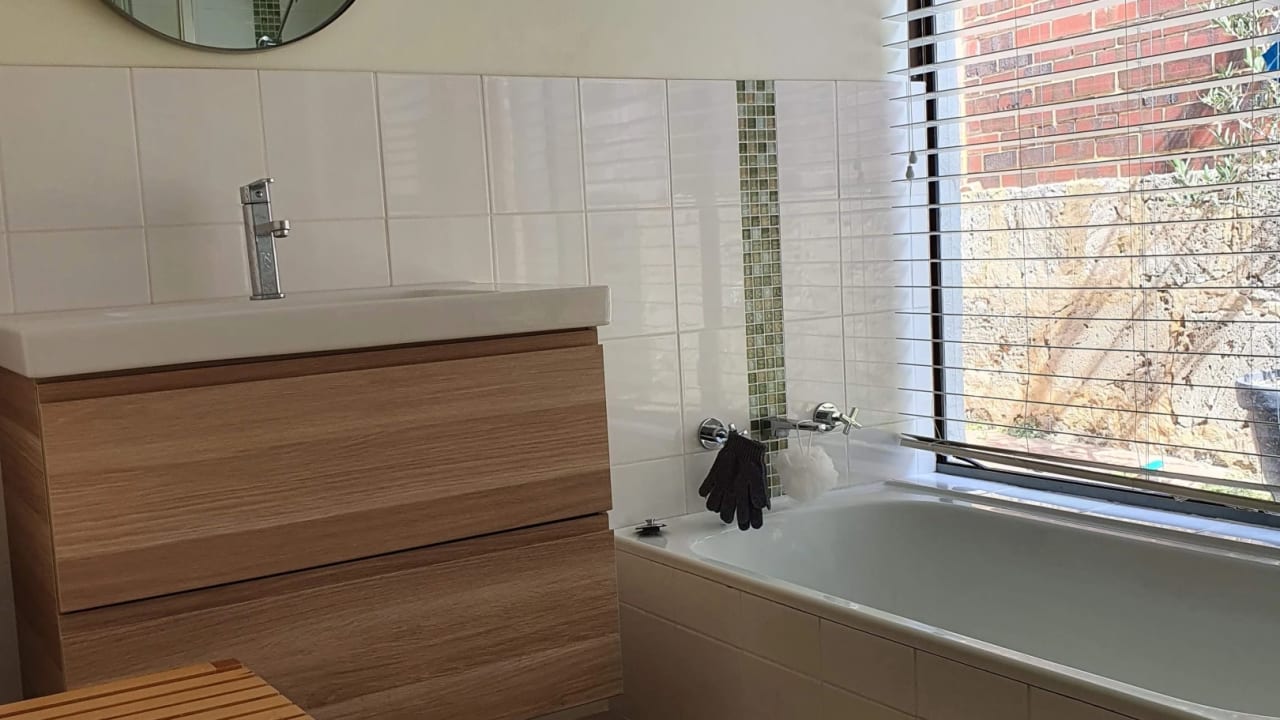 Room in a share house