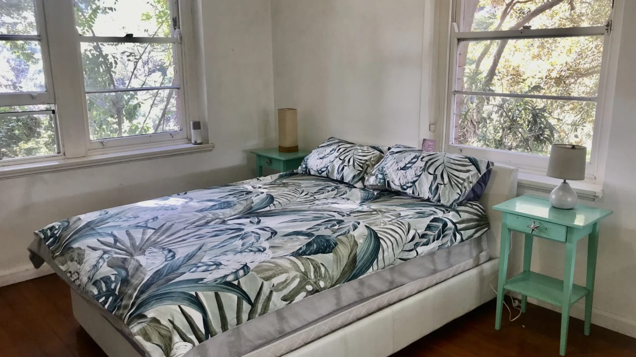 Furnished room in a flatshare