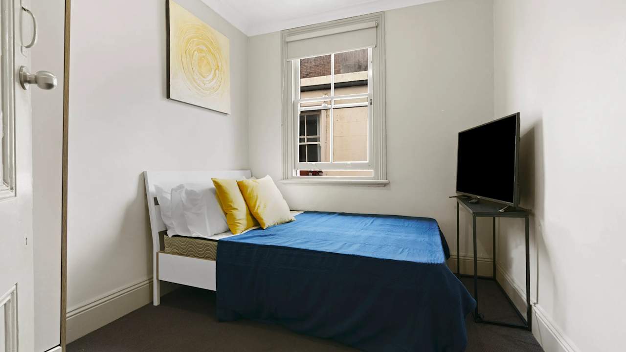 Furnished room in a share house