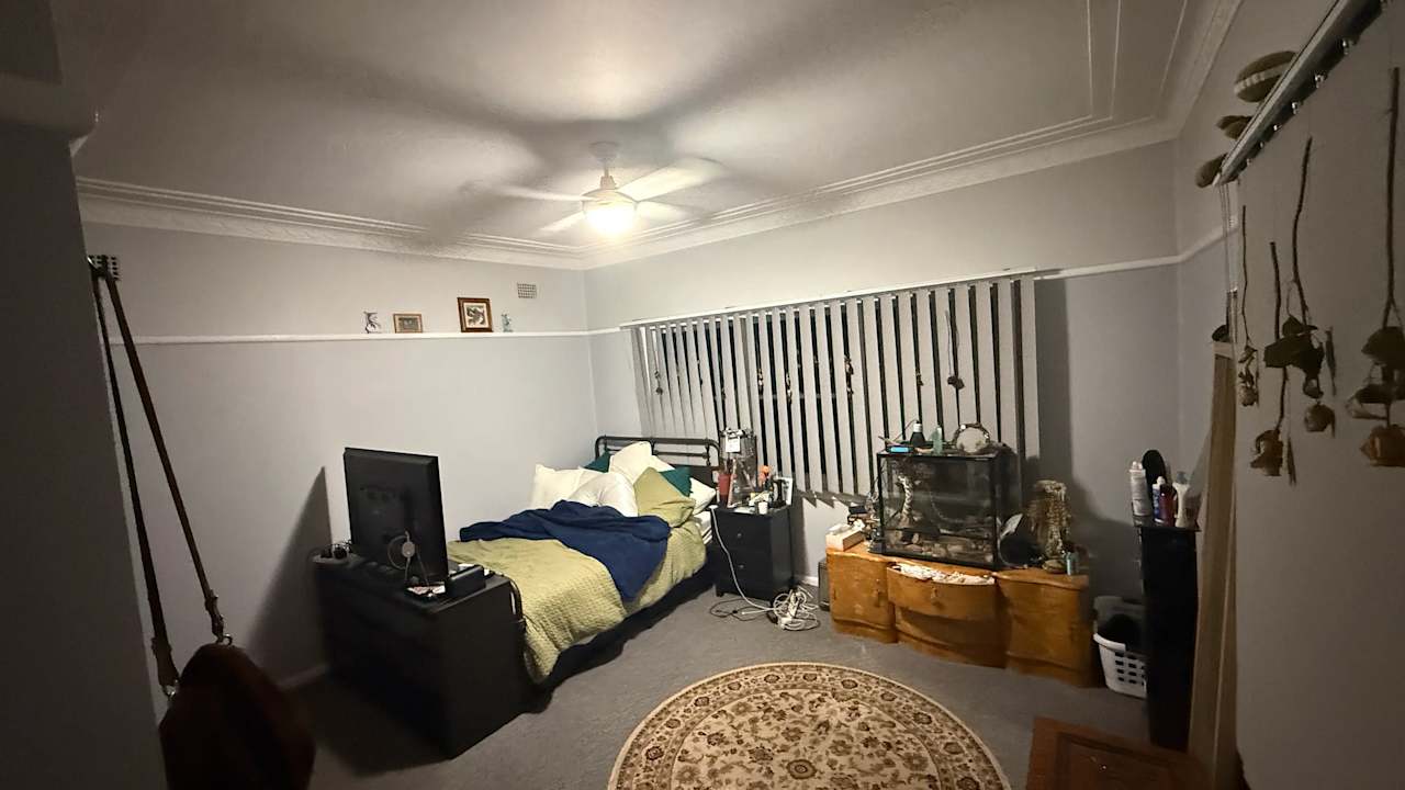 Unfurnished room in a share house