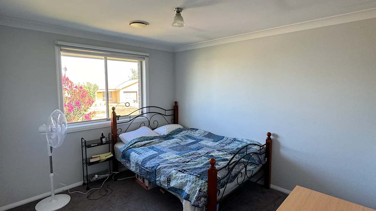 Room in a share house