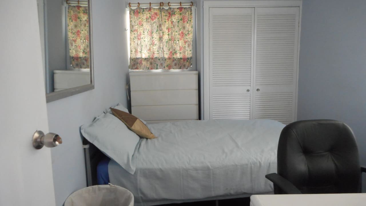 Furnished room in a share house
