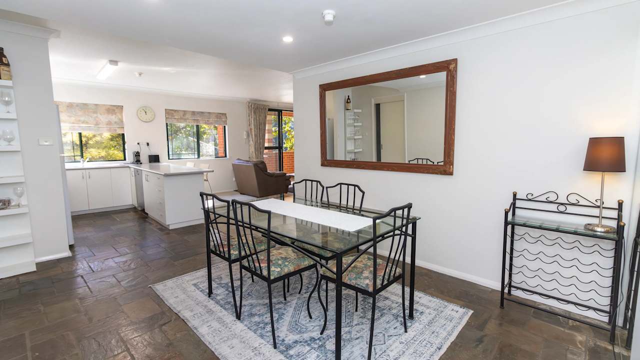 Furnished room with ensuite in a flatshare
