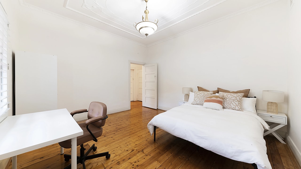 Room in a share house
