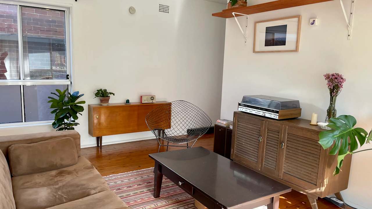 Furnished room in a flatshare