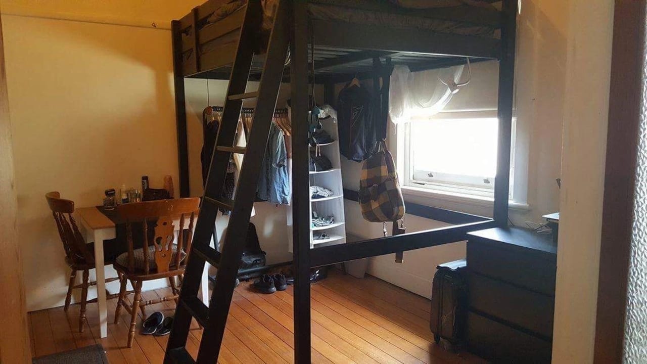 Furnished room in a flatshare