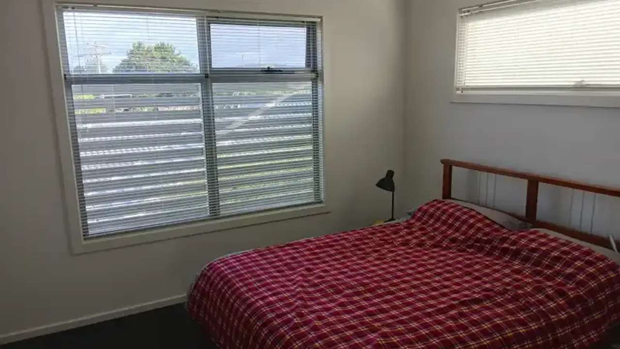 Room in a share house