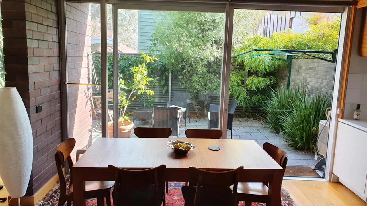 Room in a share house