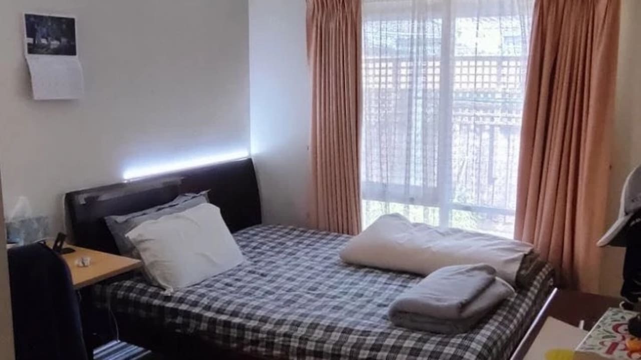 Furnished room in a share house