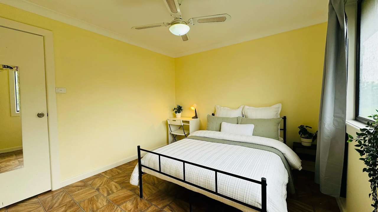 Furnished room in a share house