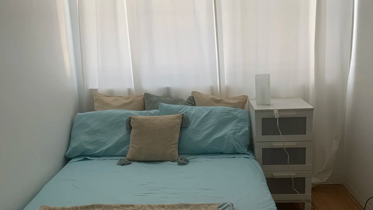 Furnished room in a flatshare