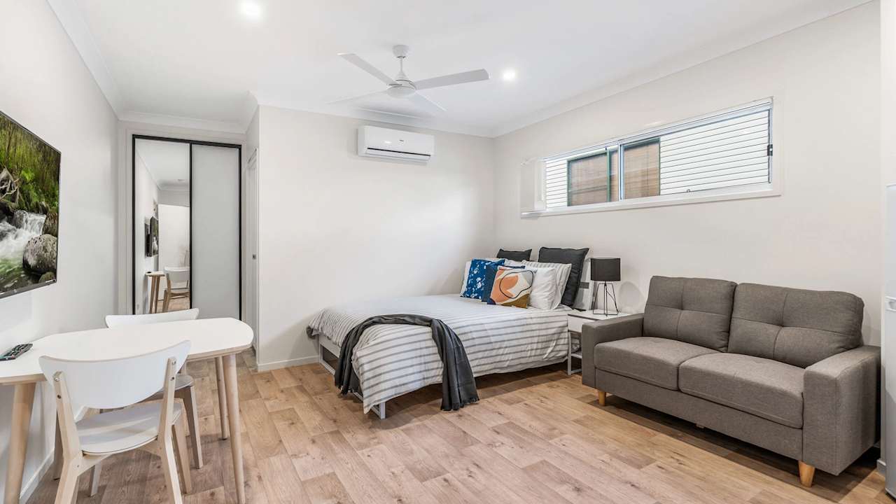 Furnished room studio flat for rent