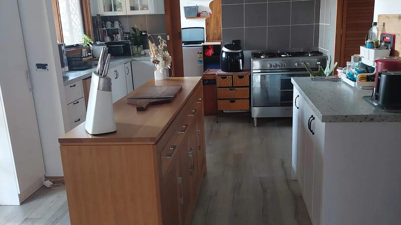Room in a share house