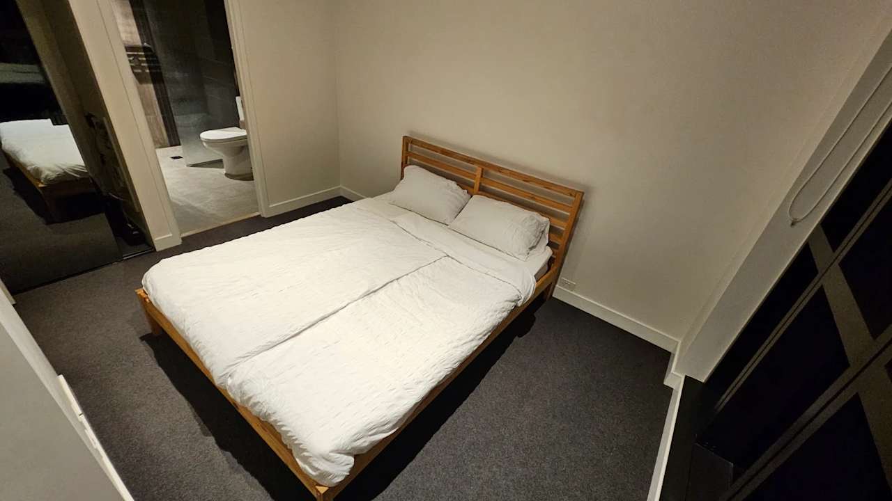 Furnished room with ensuite in a flatshare