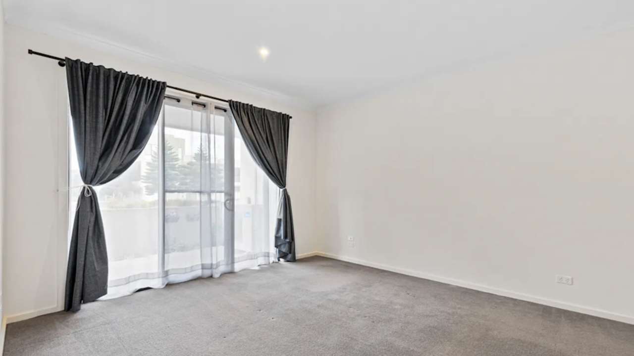 Room in a share house