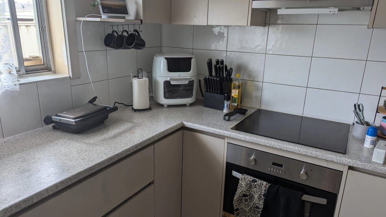 Furnished room in a share house