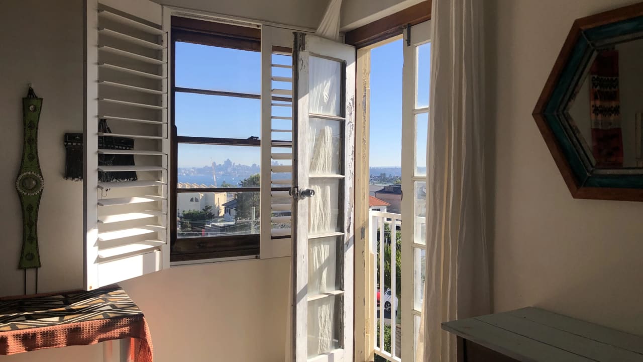Furnished room in a share house