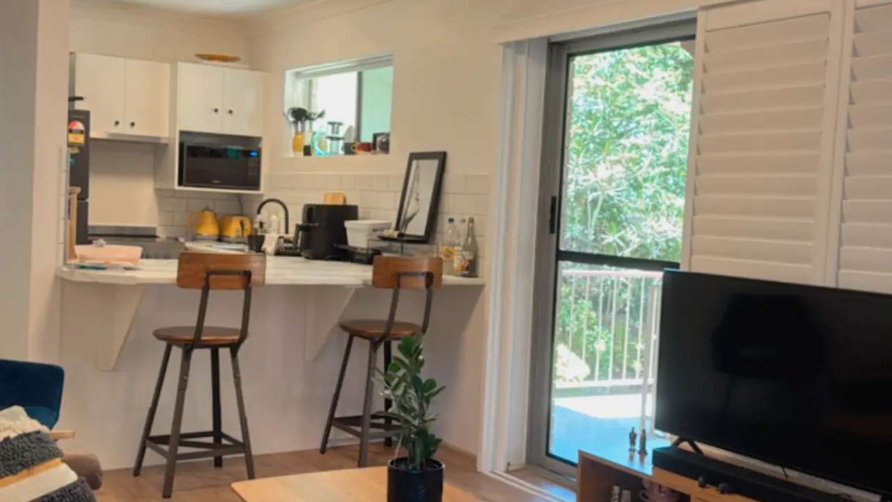 Furnished room in a share house