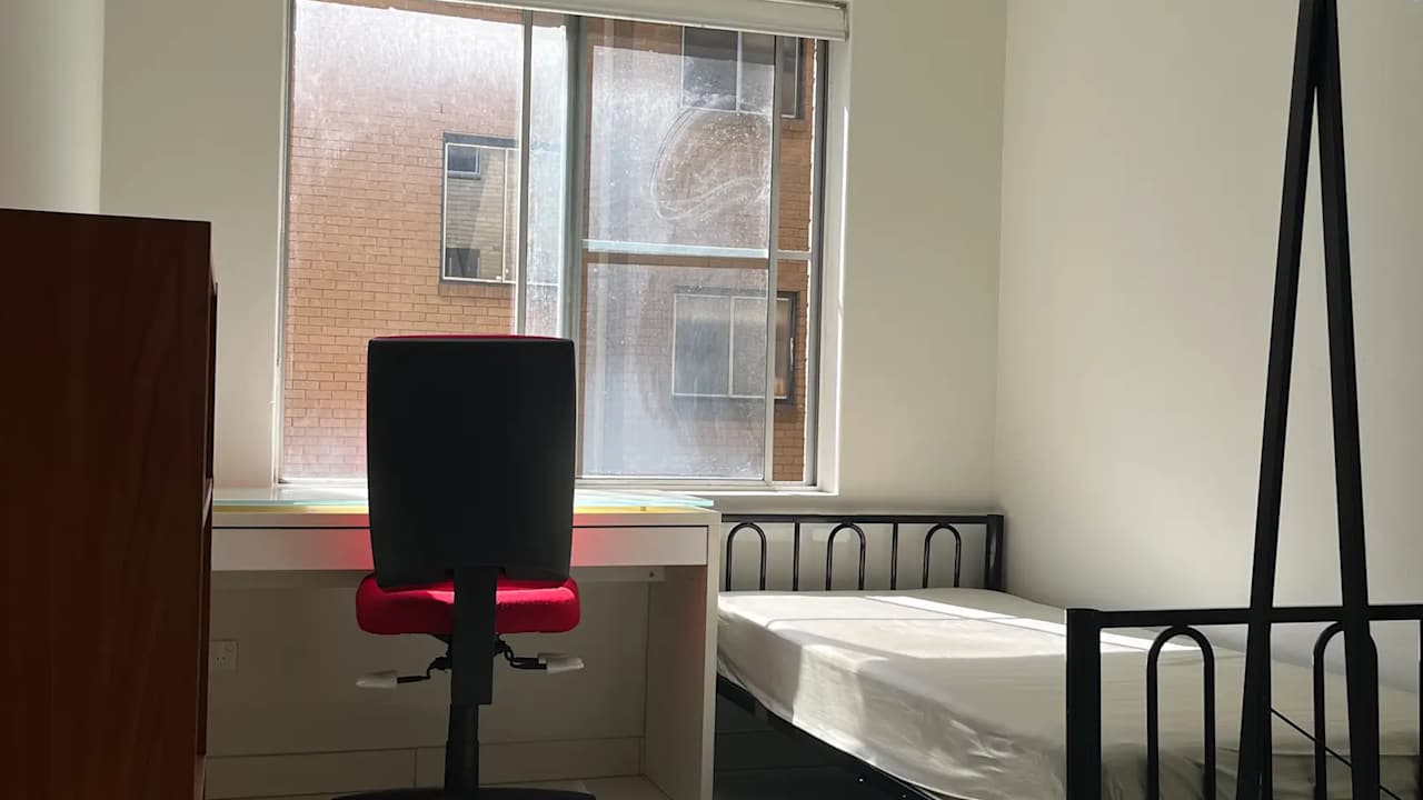 Furnished room in a flatshare