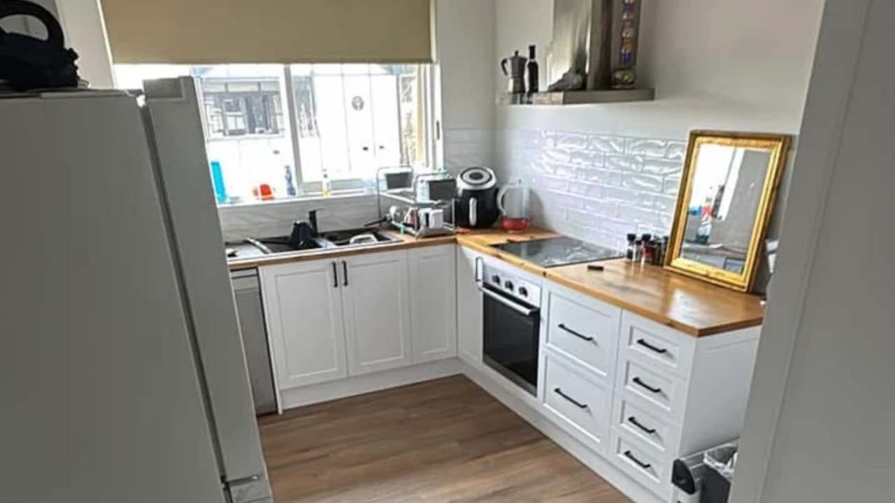Unfurnished room in a flatshare